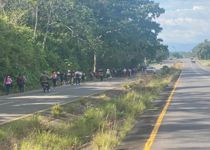  Senafront restablece el orden público en la frontera tico-panameña y retorna caravana de migrantes 