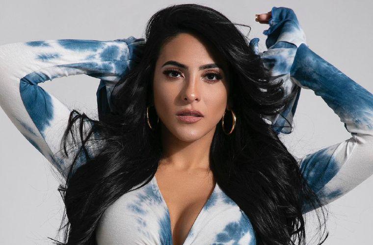 Jacky Guzmán vuelve a ser la 'novia orgullosa' y apoya a Dímelo Flow en Miami 