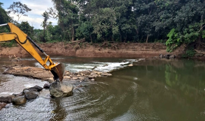 Inician los trabajos de represamiento en el río Parita debido a su bajo caudal  