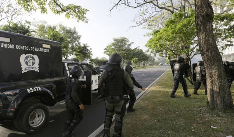 Nueve policías heridos en enfrentamiento con el Suntracs, dos de gravedad 