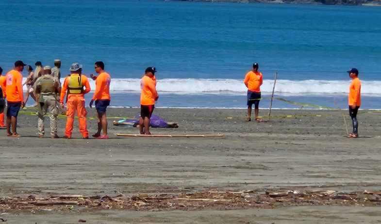 ¡Lamentable! Padre muere ahogado tras salvar a su hijo en playa Venao 