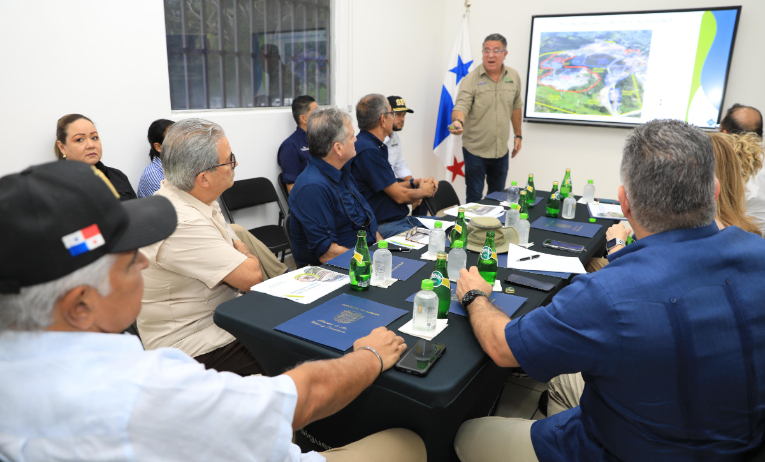 Presidente Mulino gira instrucciones para agilizar la recolección y disposición de desechos en la capital 