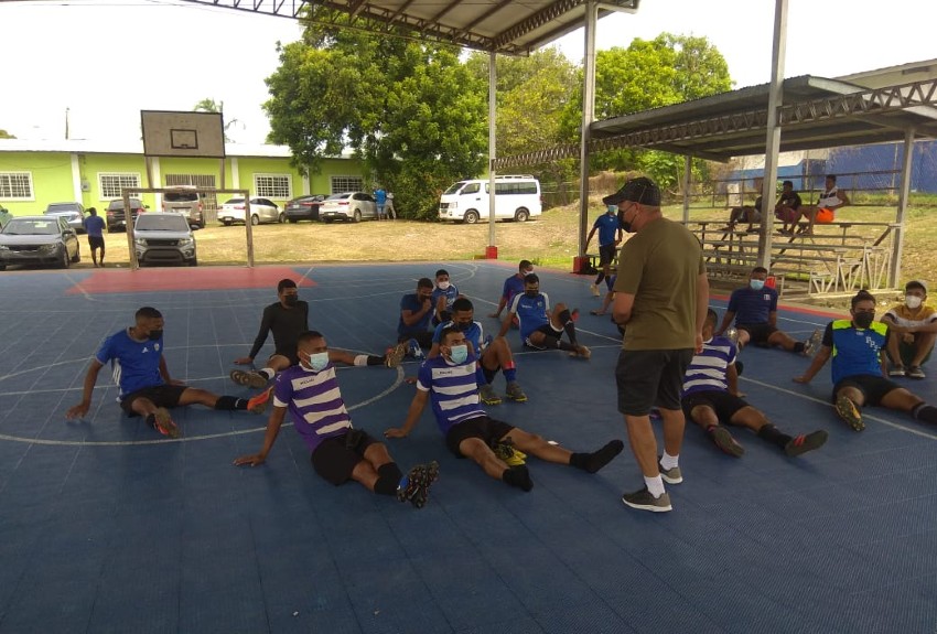 Les complace mucho que los jóvenes se conviertan en profesionales y sigan promoviendo el deporte.