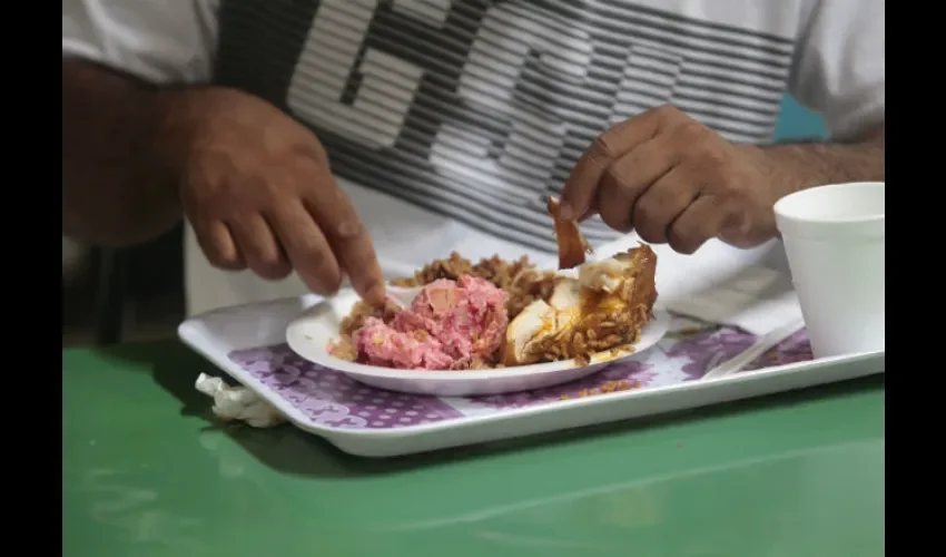 El abuso de la comida también es un problema. Fotos: Roberto Barrios 