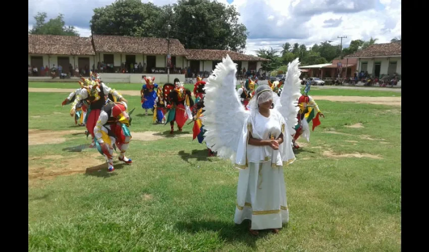 Foto ilustrativa durante una presentación de los diablos sucios. 