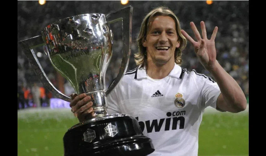 Míchel Salgado tiene 42 años de edad.