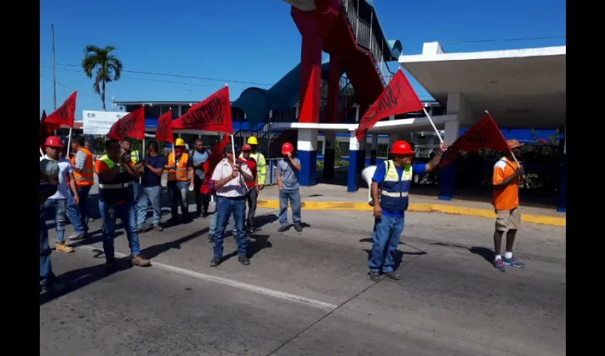 Protesta Suntracs y Frenadeso.