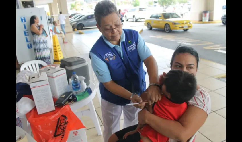 Las enfermeras velan y cuidan de los pacientes. Foto: Cortesía