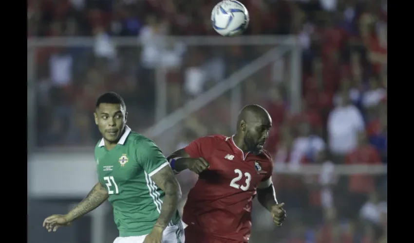 Felipe Baloy (dcha.) es el capitán de la Roja. 