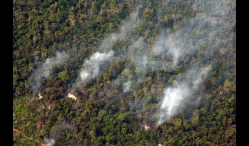 En las últimas horas fueron controlados dos incendios en el departamento de Baja Verapaz (norte) y uno más en Chiquimula (oriente).