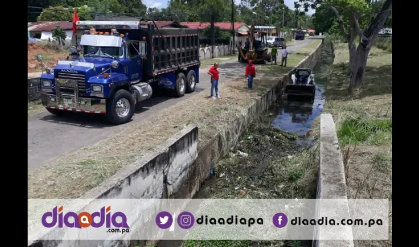 Limpiaron los canales pluviales en Concepción. Foto: Jesús Simmons