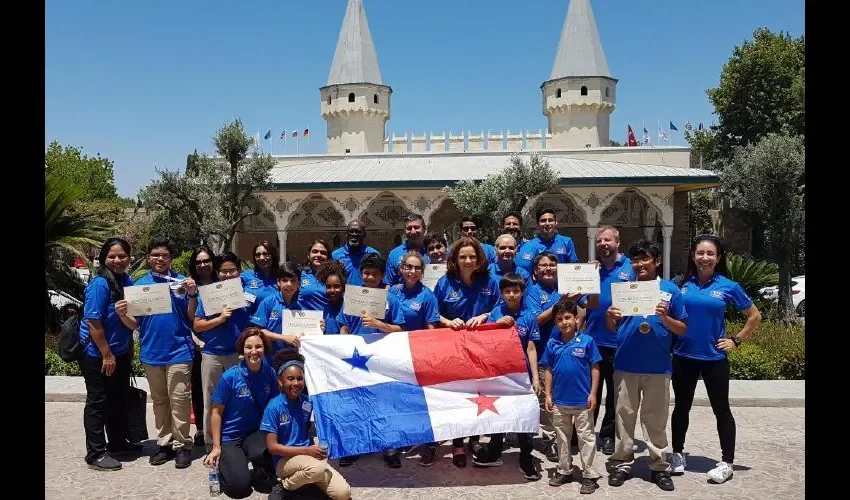 Estudiantes panameños dejaron en alto el nombre de Panamá en Turquía. Foto: Cortesía