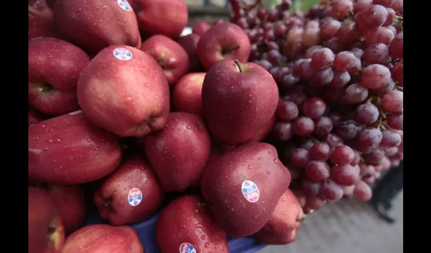 Las frutas rojas suelen tener una gran cantidad de colágeno. Foto: Roberto Barrios 