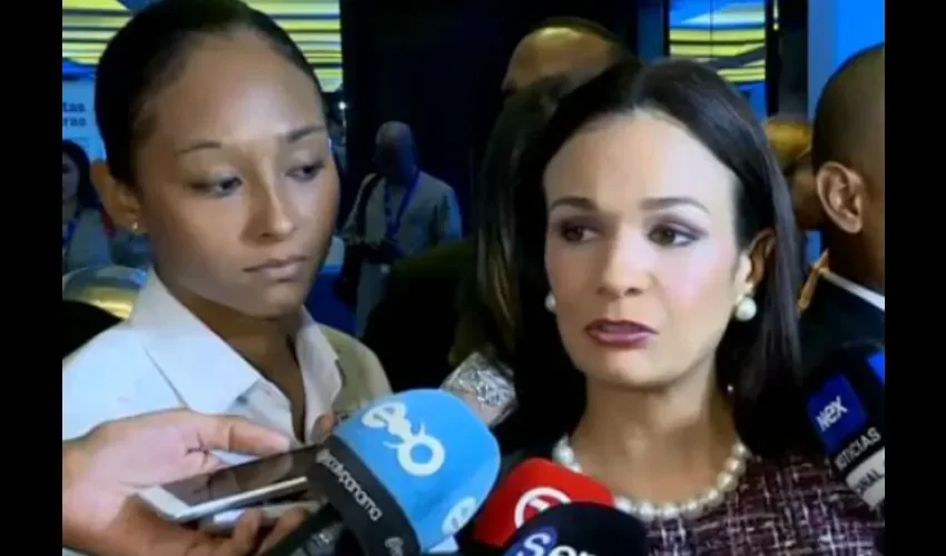 Vicepresidenta  y Canciller, Isabel de Saint Malo de Alvarado.