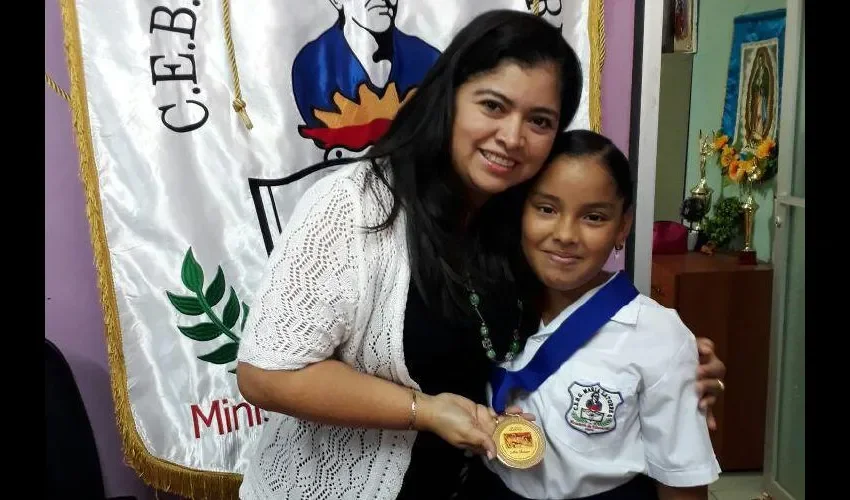 Les entregaron medallas grandes y bonitas. Foto: Cortesía