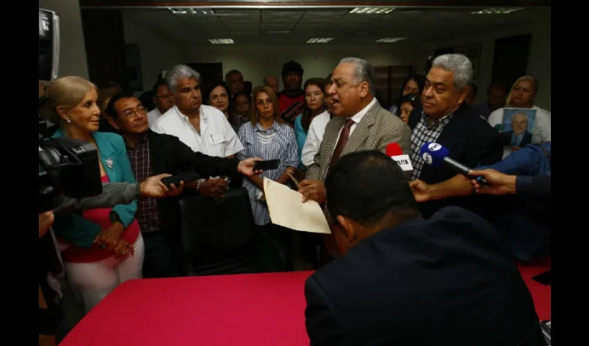 Conferencia de prensa en donde se anunció la postulación de Martinelli como diputado del 8-8. Foto: Edwards Santos Cruz