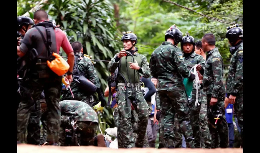 Los niños y el adulto están atrapados en una cueva de la provincia de Chiang Rai.