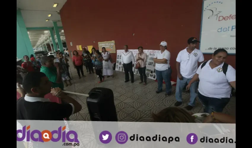 Docentes necesitan su plata para poder subsistir. Foto: Roberto Barrios.