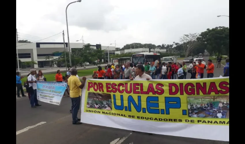 Protesta en la  avenida Omar Torrijos Herrera.