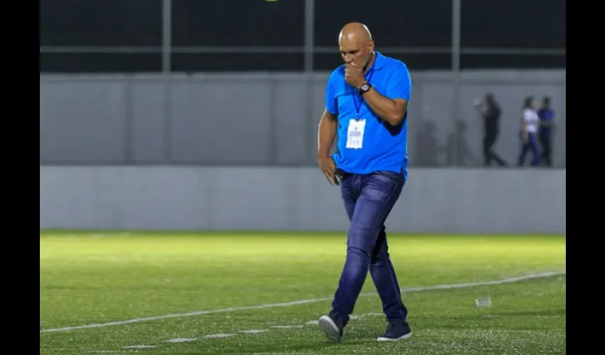 El entrenador panameño Donaldo González. Foto:Fepafut