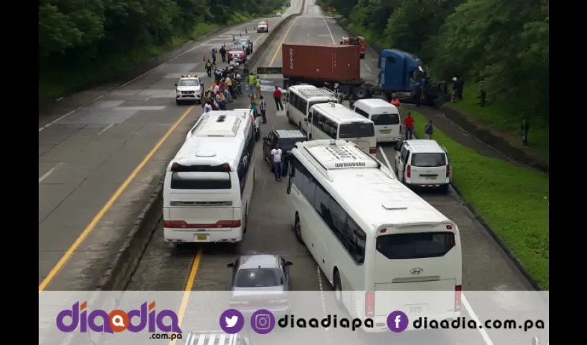 El accidente provocó un tremendo tranque. Foto: Jesús Simmons