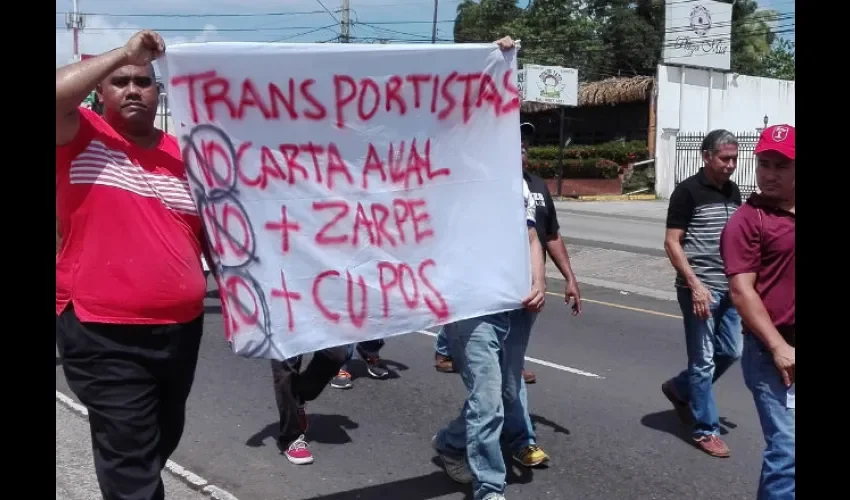 Protesta de taxistas en Panamá Oeste. 