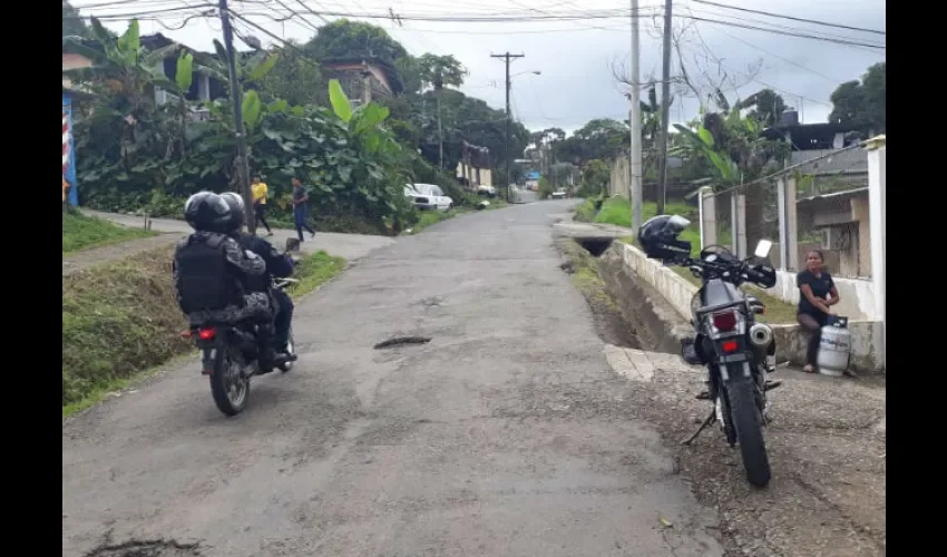 Policía recorrió el área, pero ya habían escapado. Foto: Jesús Simmons