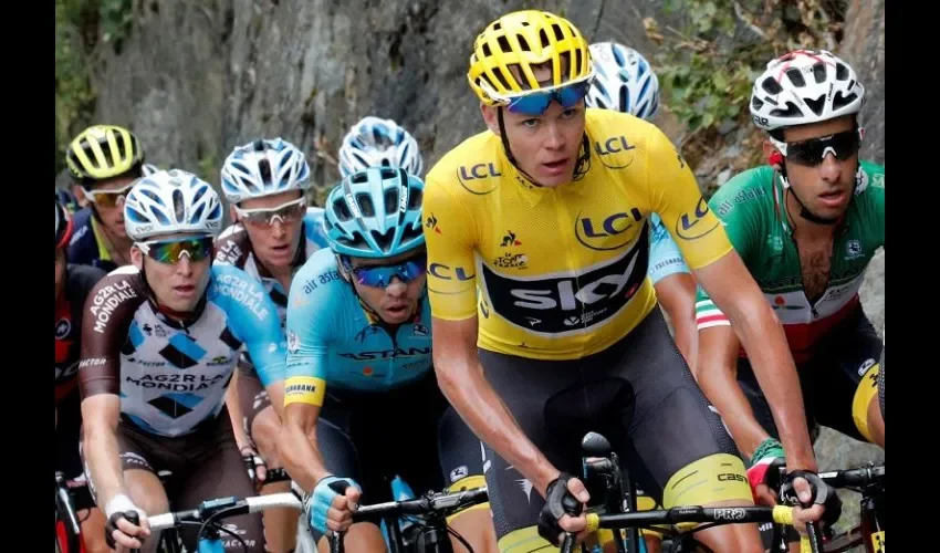 Chris Froome (c.) es uno de los líderes del Team Sky.