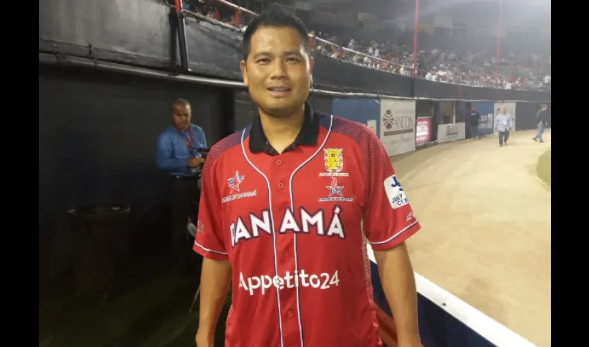 Bruce Chen durante la Serie del Caribe, en el estadio Rod Carew.