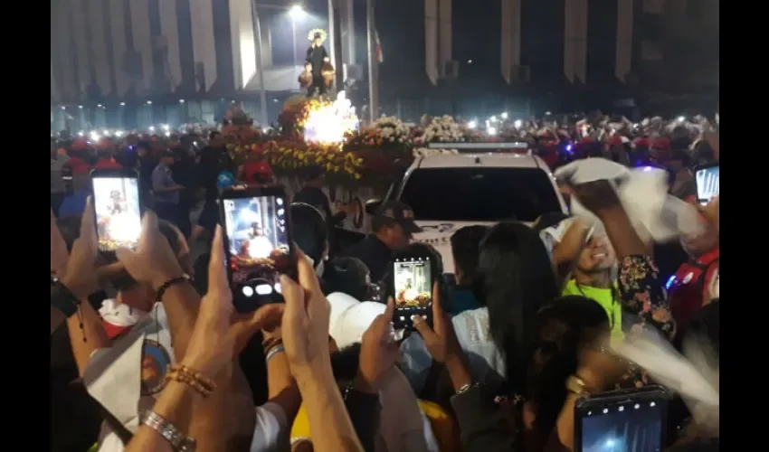 Procesión a San Juan Bosco en Calidonia. 