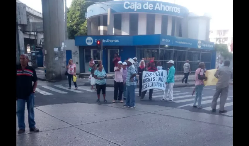 Seguirán en la calle hasta que el Gobierne pague. Foto: Cortesía