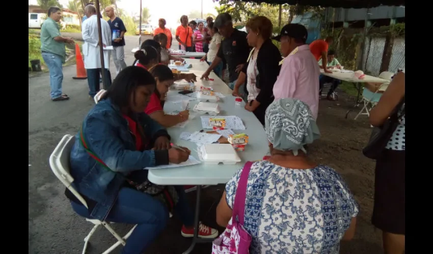  Las personas deben acudir en ayuna a partir de las 5:00 a.m. Es dirigido tanto a asegurados y no asegurados, completamente gratis.