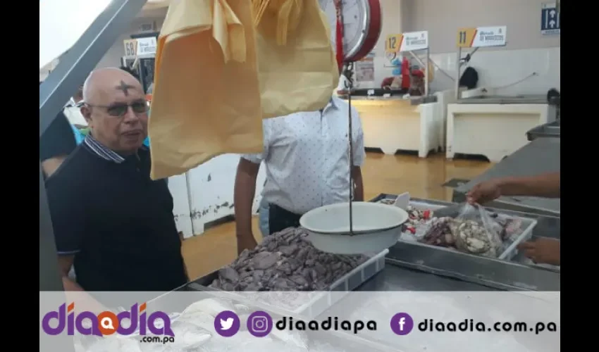 Según los arrendatarios, los precios en el Mercado del Marisco están asequibles para los consumidores.  Fotos: Jesús Simmons