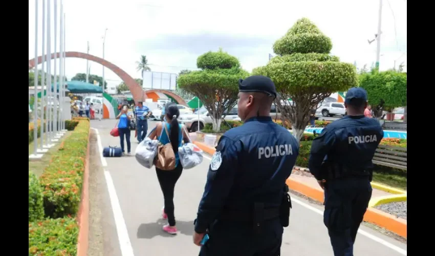 Foto ilustrativa de la entrada de la feria. 