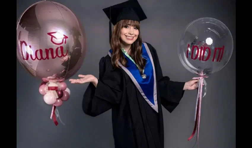 Hizo una 'dianasada' antes de la ceremonia de graduación. Foto: Instagram