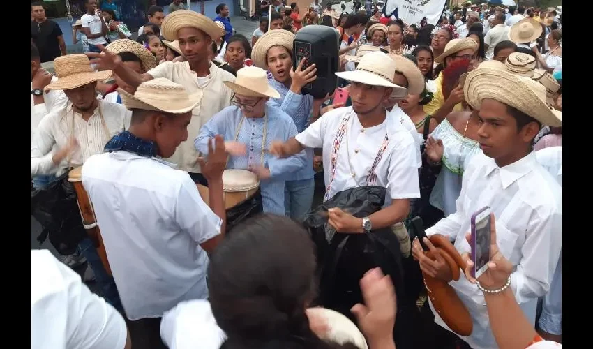 El tamborito fue muy gustado. Foto: Didier Hernán Gil