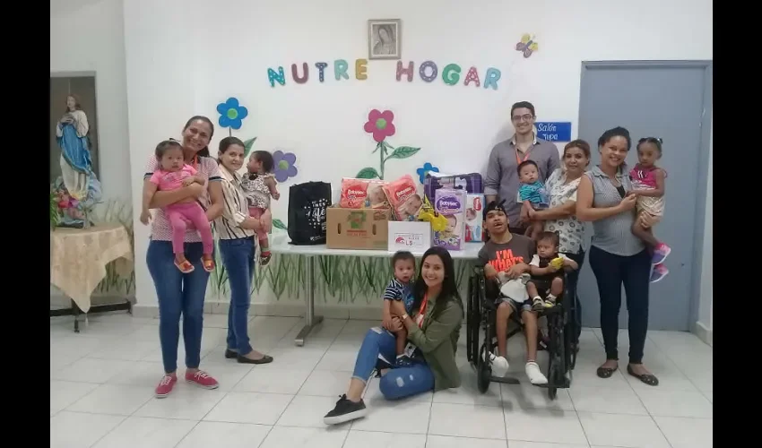 Los colaboradores de la terminal tuvieron la  oportunidad de conocer las instalaciones y compartir con los más pequeños. Foto: Cortesía