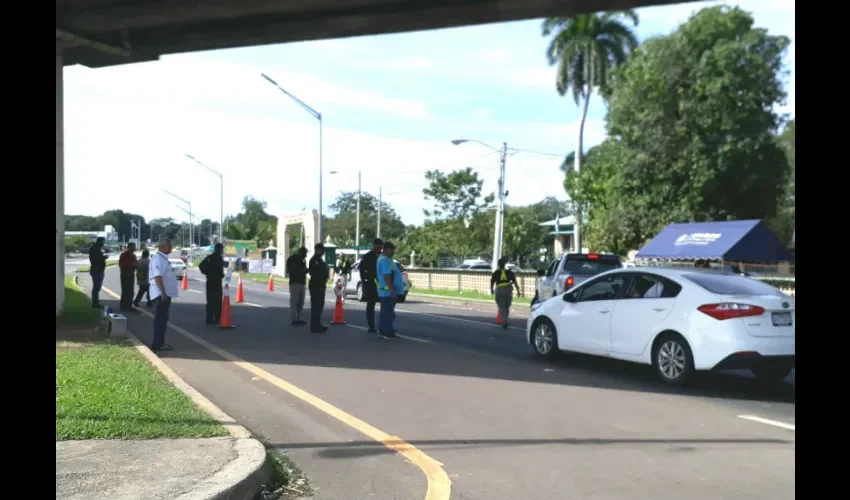 Foto ilustrativa  de los controles. 