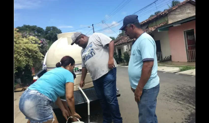 Se advirtió que estos actos terminan perjudicando de una forma u otra a los clientes regulares, sobre todo en época de temporada seca, donde se da un agotamiento de las fuentes de agua.