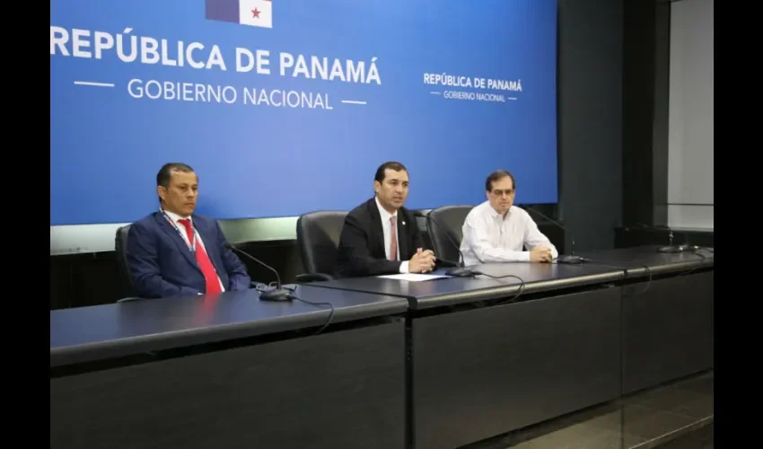 Foto ilustrativa de la conferencia de prensa. 