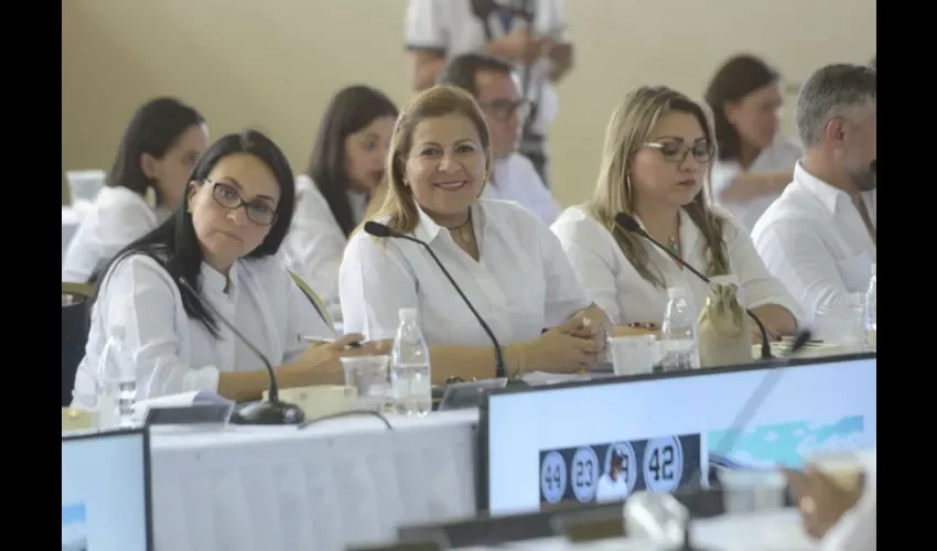 Foto ilustrativa del equipo técnico de evaluación del proyecto. 