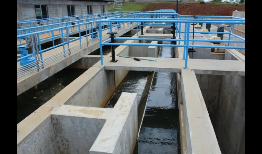 Foto ilustrativa de la entrega de agua.