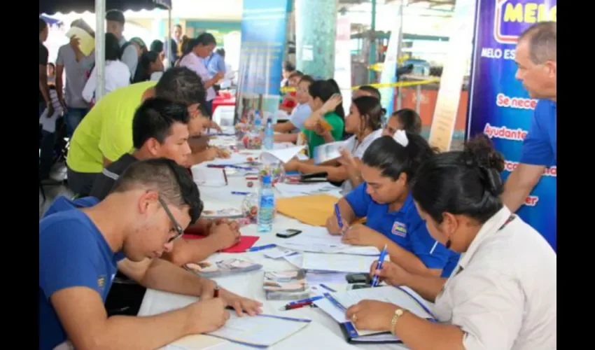 Foto ilustrativa de una feria de empleo. 