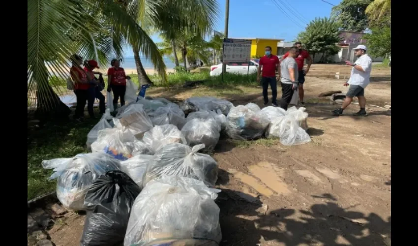 Voluntarios dispuestos a cuidar del planeta. (Foto: Cortesía)