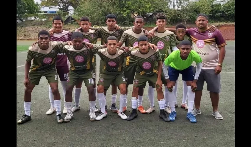 Aquí la delegación Sub 18. 