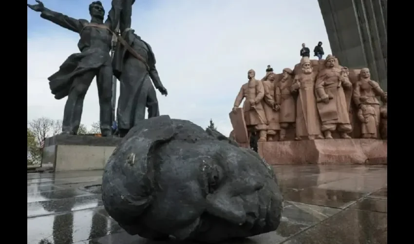 Foto ilustrativa de la estatua. 