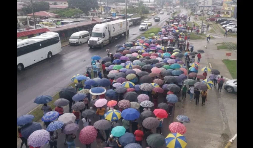 Vista de la marcha docente en Penonomé, Coclé. 