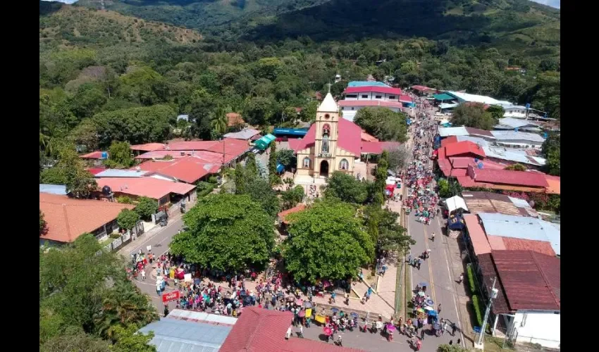 Usted puede visitar Cañazas y hacer turismo interno. 