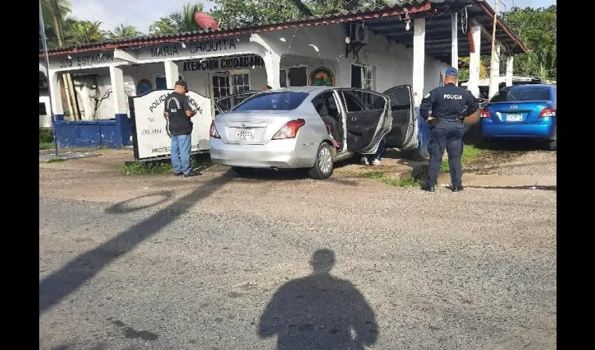 Vista del vehículo retenido por las autoridades. 