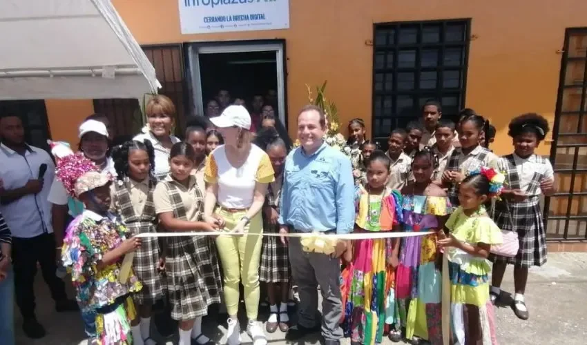 Vista de la inauguración de la clínica. 